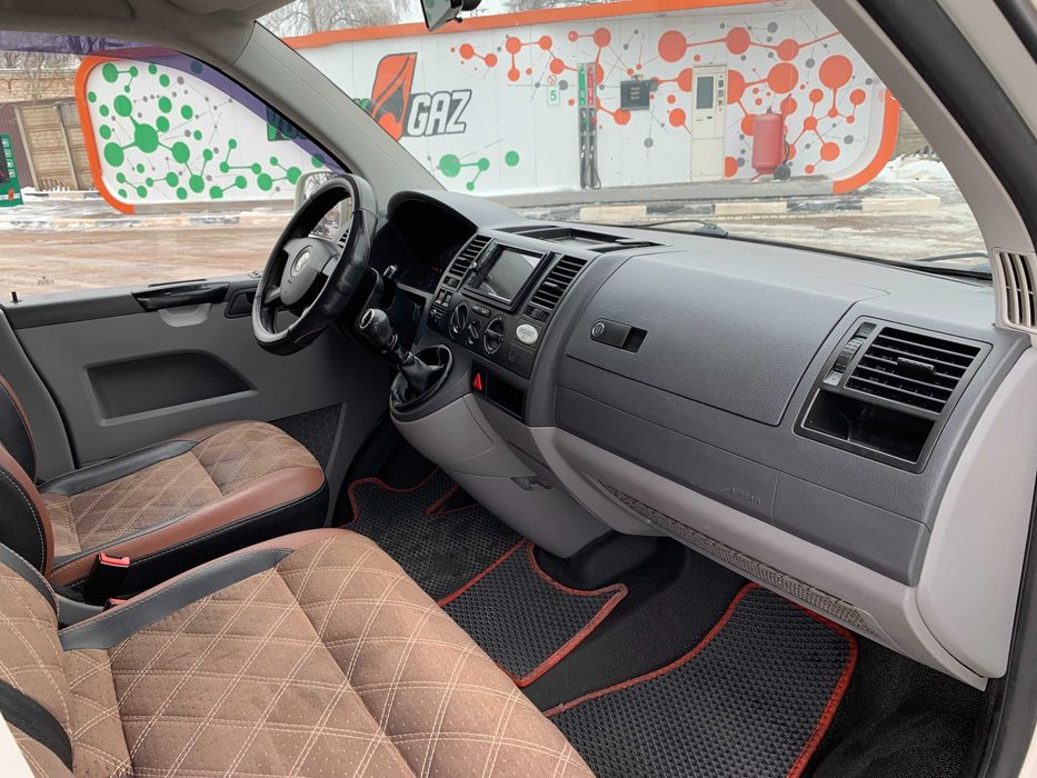 Volkswagen Transporter 1.9 TDI Пассажир 2007 год.