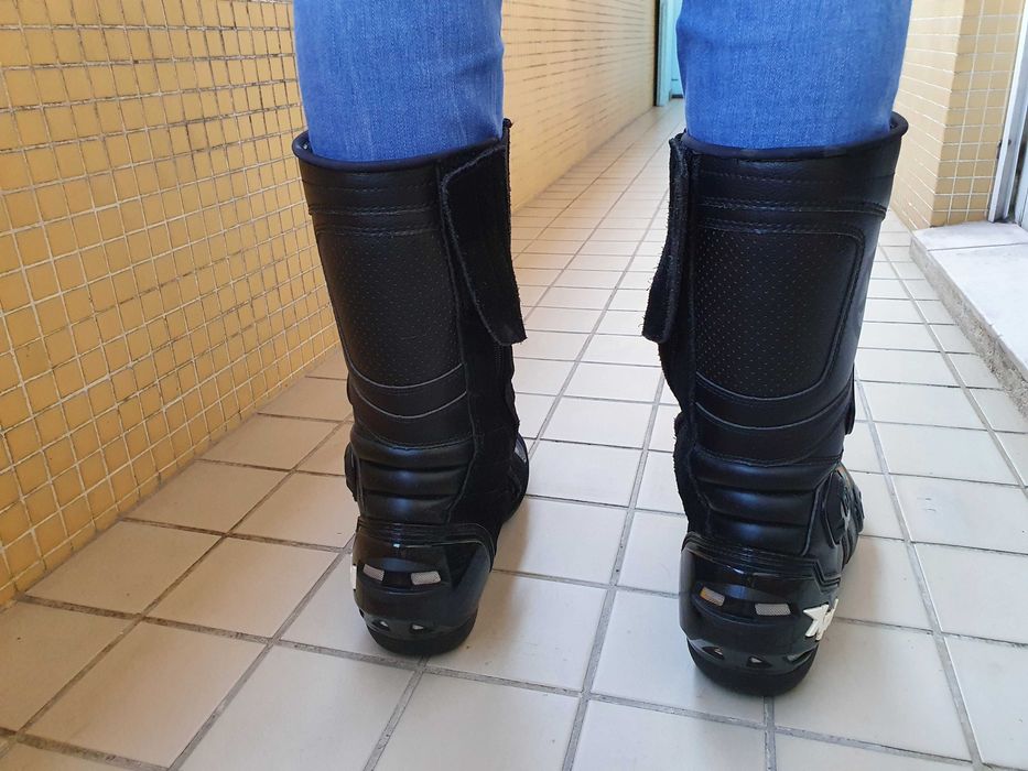 Vendo botas de andar de mota