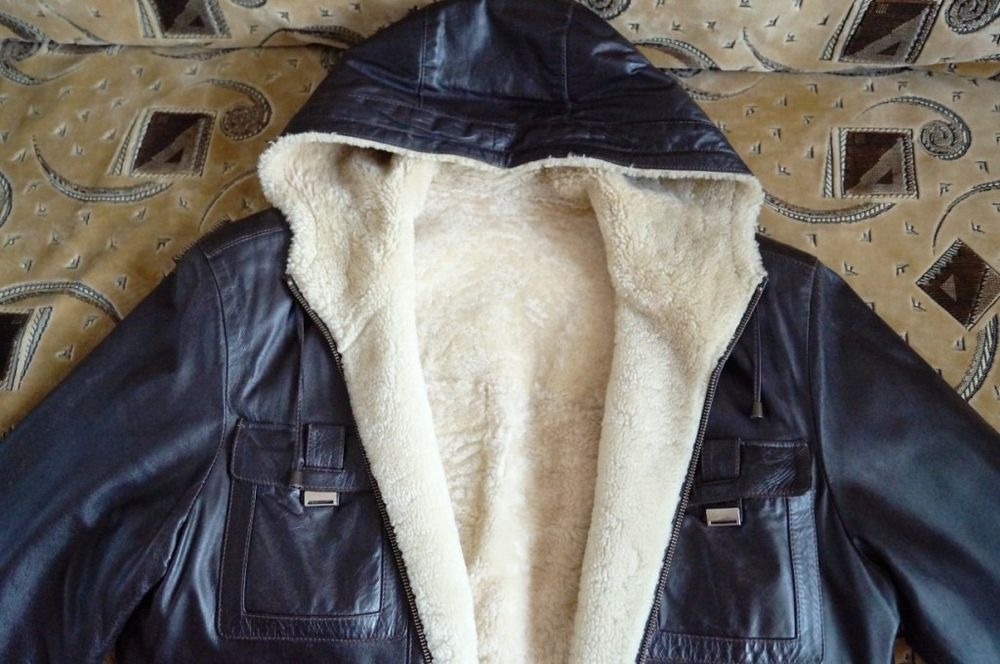 Продам дублёнку кожаную на меху.