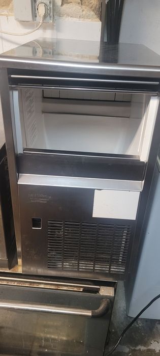 Vende-se maquina de gelo