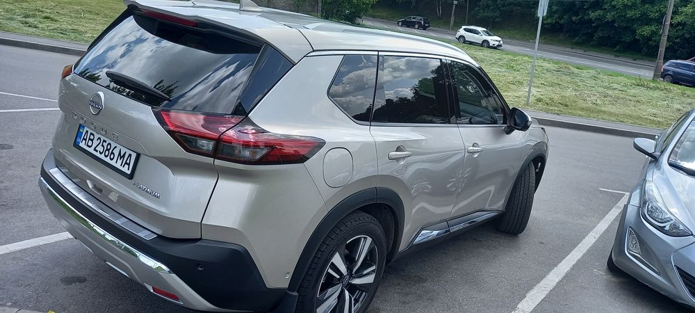 Nissan ROGUE Platinum