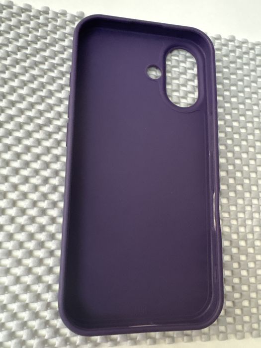 Чехол  на apple Iphone 16