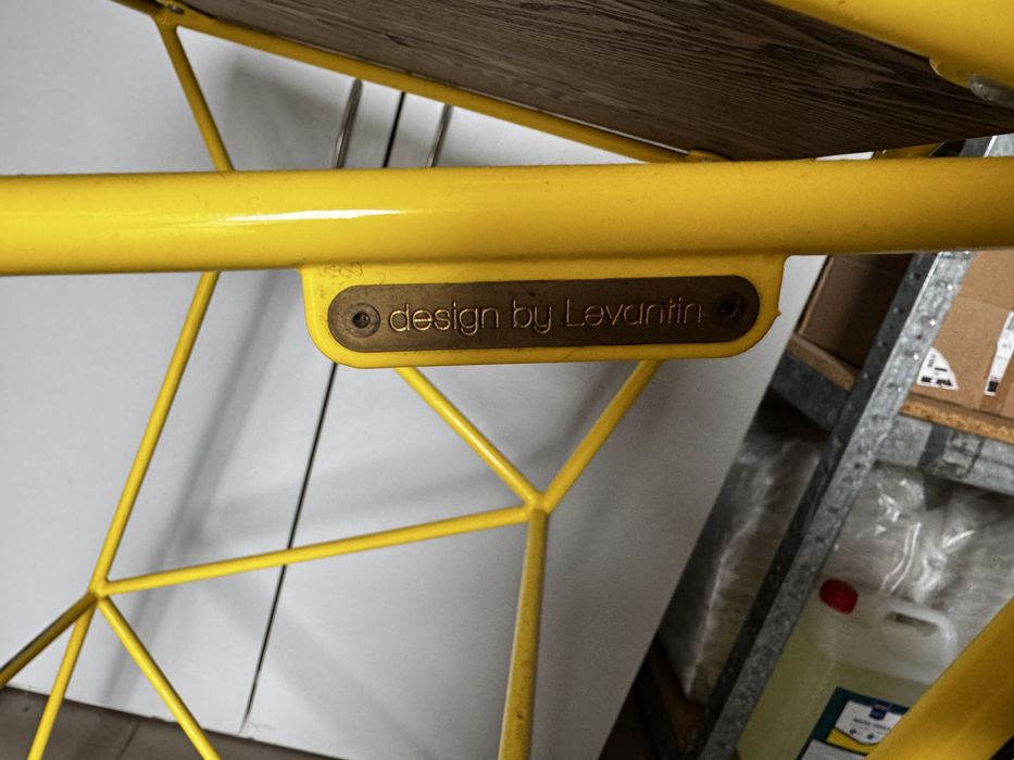 Стільці Levantin та ін