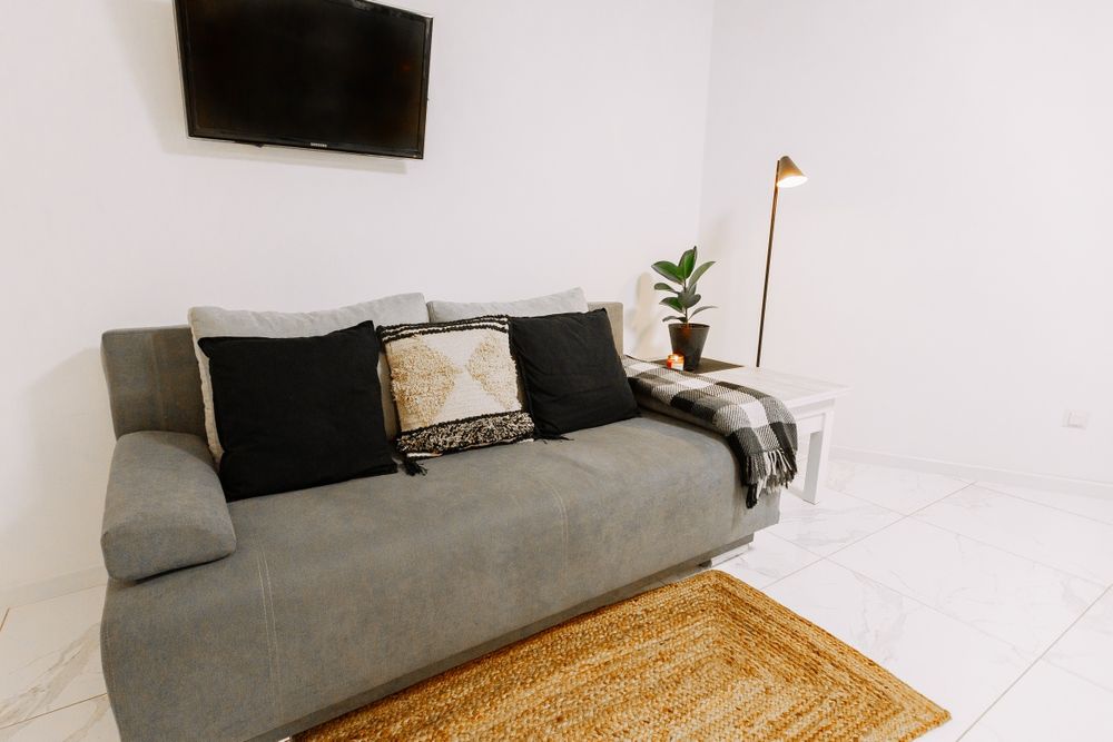 Black&White Нова стильна квартира вул.Київська новий мкрн. Подобово