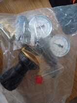 2 trzpieniówki + reduktor nie używane