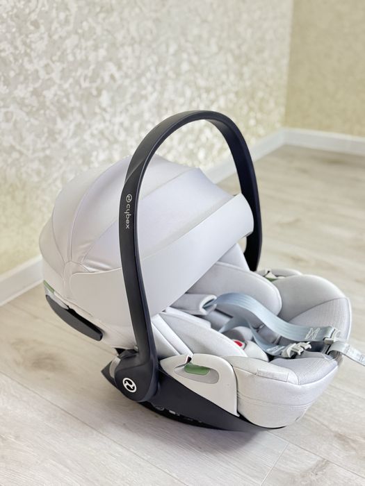 Cybex Cloud T Plus Off White