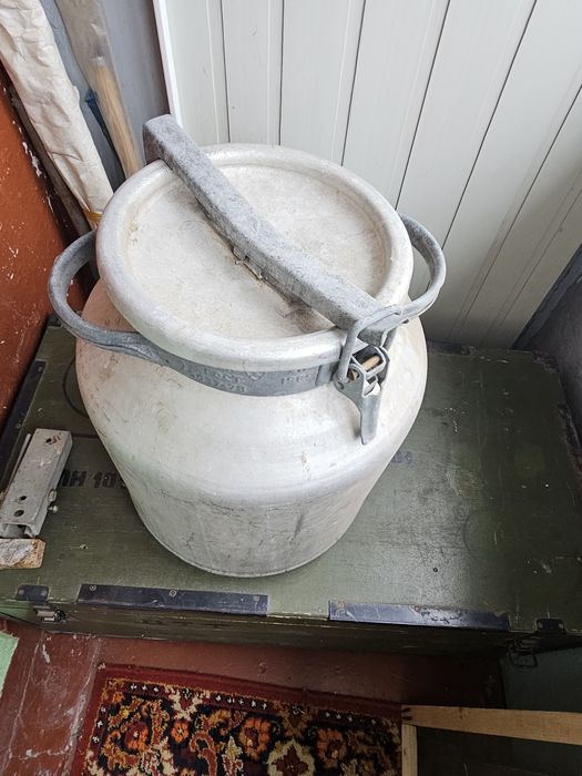 Продам молочный бидон.б/у