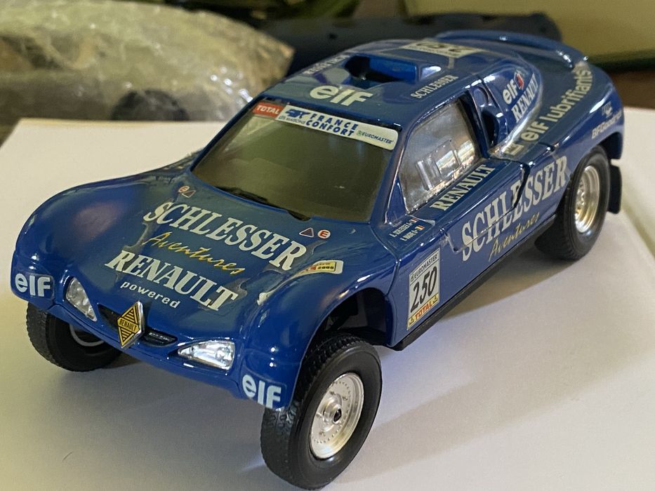 Miniatura Bburago - Buggy Schlesser Renault Mégane (Rali Dakar) - Escala 1/24