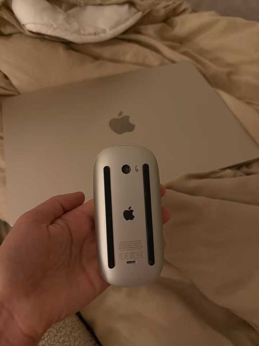 Apple MacBook Air 15, M2 (2023) + mysz