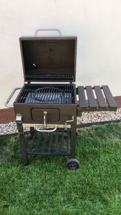 Grill węglowy ogrodowy