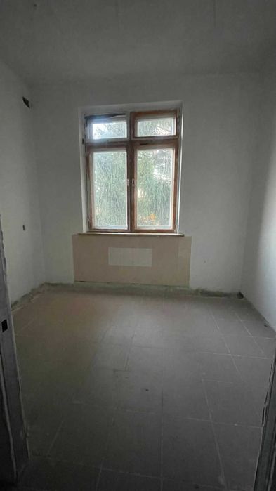 Офісне приміщення  площею 400 м² на  ділянці 30 соток в с. Плесецьке