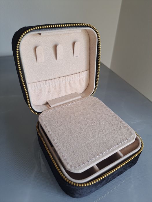 Vendo Porta Joias em Veludo