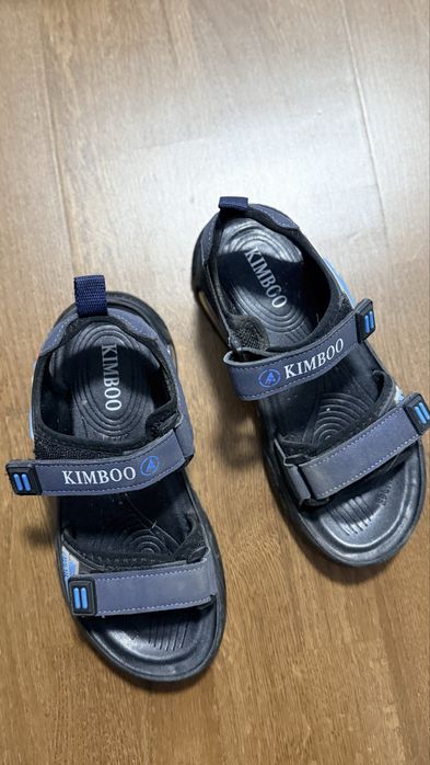 Продам сандалі дитячі