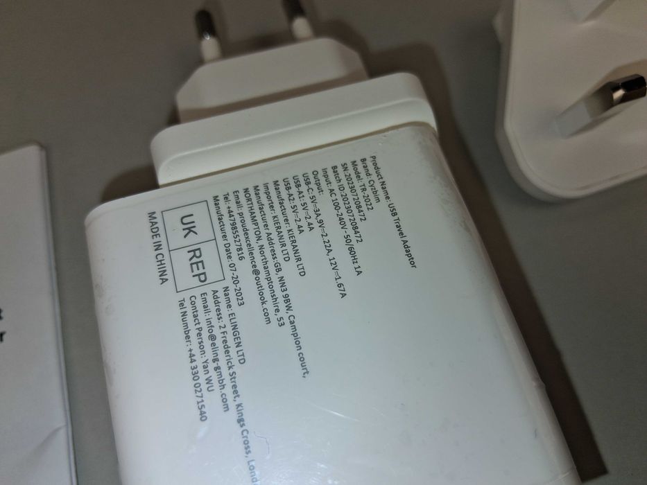 N233 Ładowarka Szybka Cyzbim 32W USB-C 2xUSB-A Trzy Porty Adapter