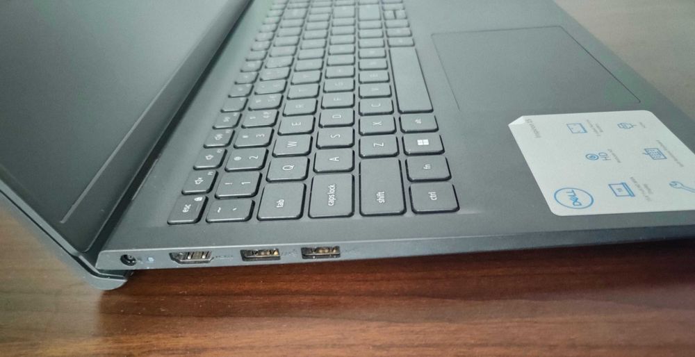 LAPTOP DELL INSPIRON 15 3520 15,6" / i5 12GEN / 16GB / SSD 1TB / WIN 11