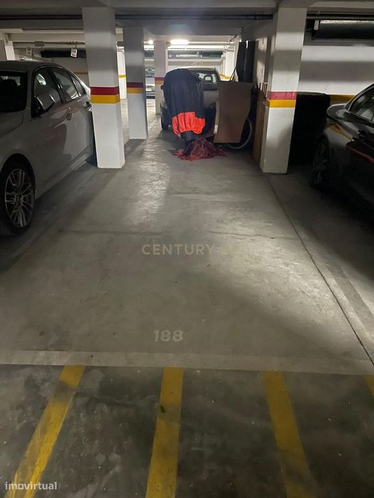 Estacionamento, lugar de garagem no Condomínio de São Domingos Évora -