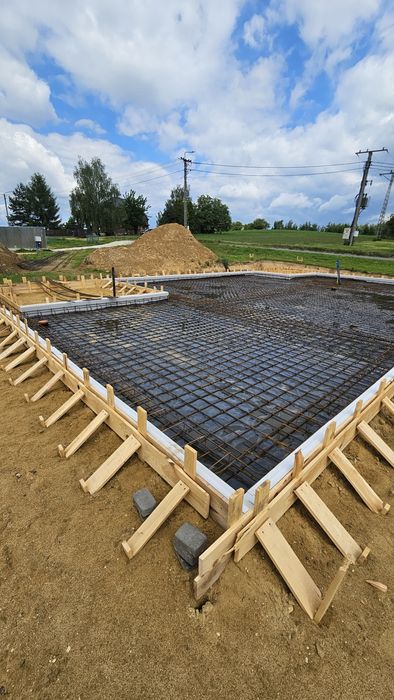 Budowa płyt fundamentowych  wykopy pod fundamenty budowa domów kompleksowo