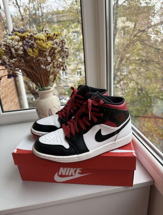 Кросівки Nike Air JORDAN 1 retro HIGH