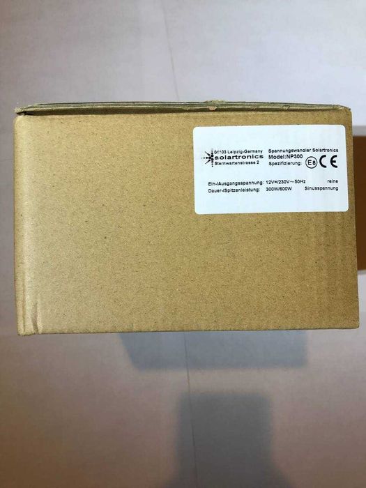 Инвертор Solartronics 12V-230V 300/600W Чистый синус Германия