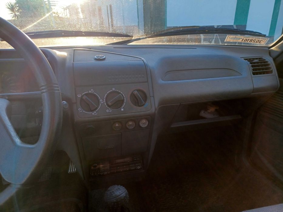 Peugeot 205 XAD 1.8D em bom estado