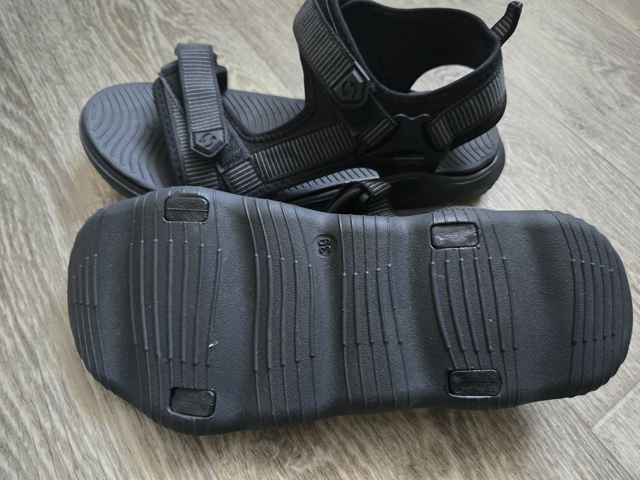 сандалі для хлопчика 38-39  розмір