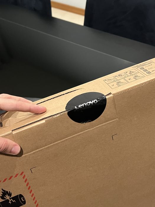 Portatil Lenovo IdealPad Slim 3 15IAN8.