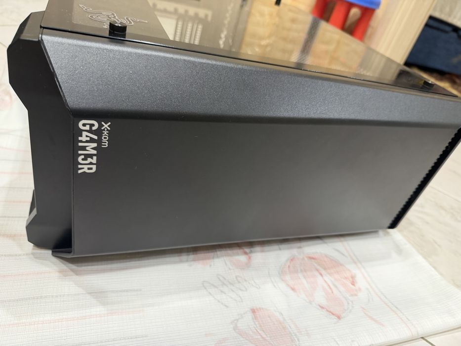 Obudowa komputerowa z zasilaczem be Quiet 600W