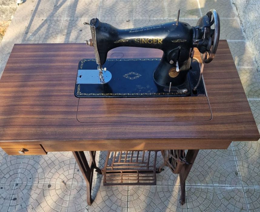 Máquina de Costura Singer antiga