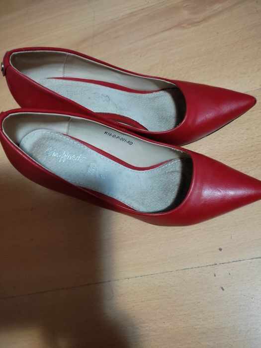 Sprzedam buty rozmiar 39 ,wkładka skórzana