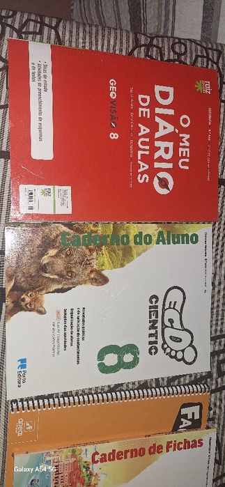 Livros de atividades escolares 8° ano