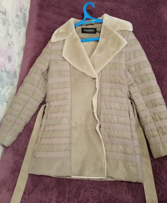 Жіноче світло-коричневе пальто