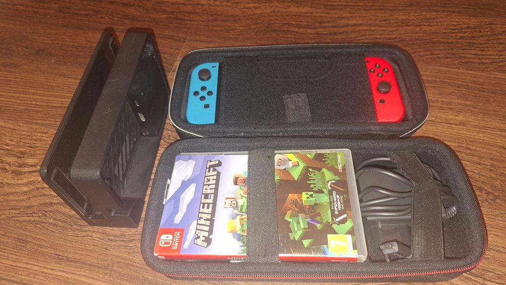 Nintendo Switch OLED Neon | Jak NOWA | Komplet + Minecraft + Duży case/pokrowiec