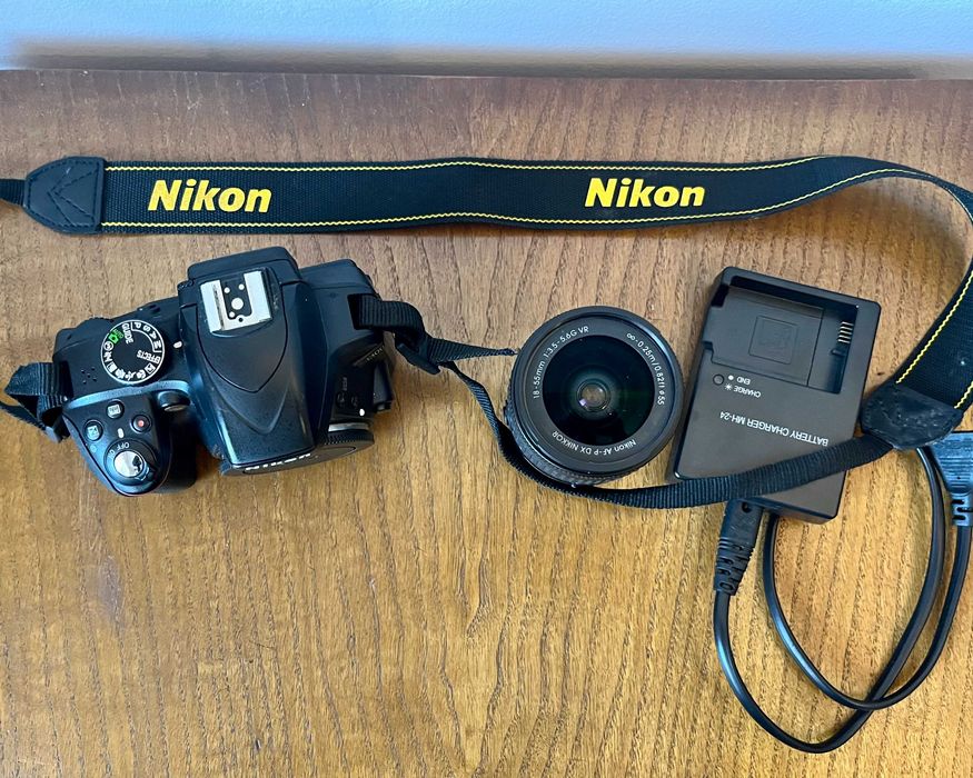 Nikon D3300 24MP + 18-55mm AF-P VR + Mochila Cullmann