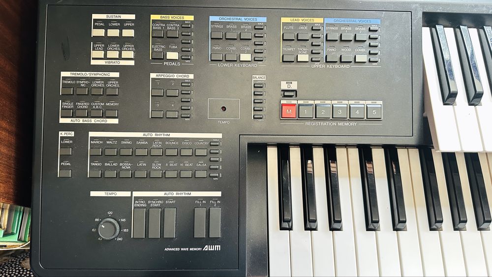 Órgão Yamaha Electone HC-2 - Inclui banco