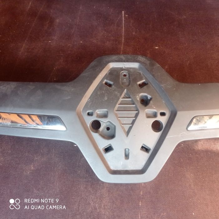 Накладака капота монограма Решітка Рено Трафік Renault Trafic 2019-22