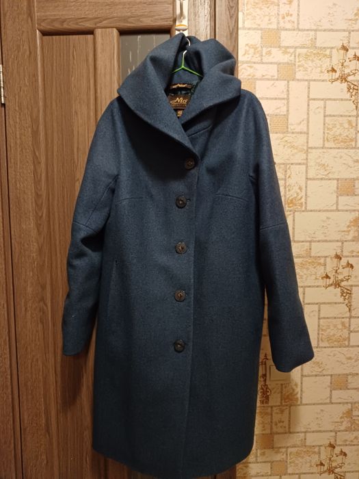 Пальто зимове до коліна