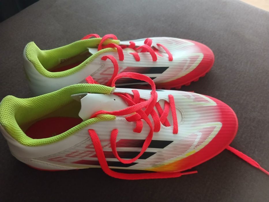 Turfy piłkarskie Adidas F50 Turf  rozmiar 41,5