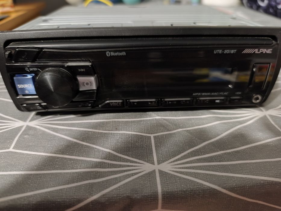 Radio samochodowe Alpine ute- 201Bt