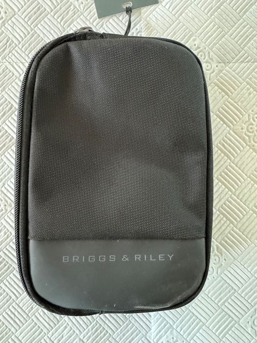Briggs & Riley Sling Bag GWP (czarna)