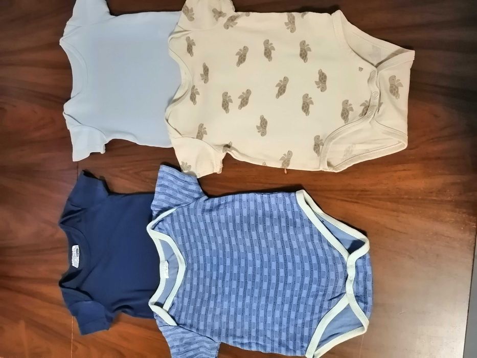 body z krótkim rękawem 4szt.