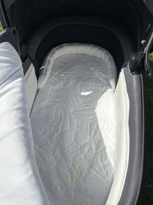 Gondola Cybex Priam 4.0 Fashion Simpy Flowers Grey