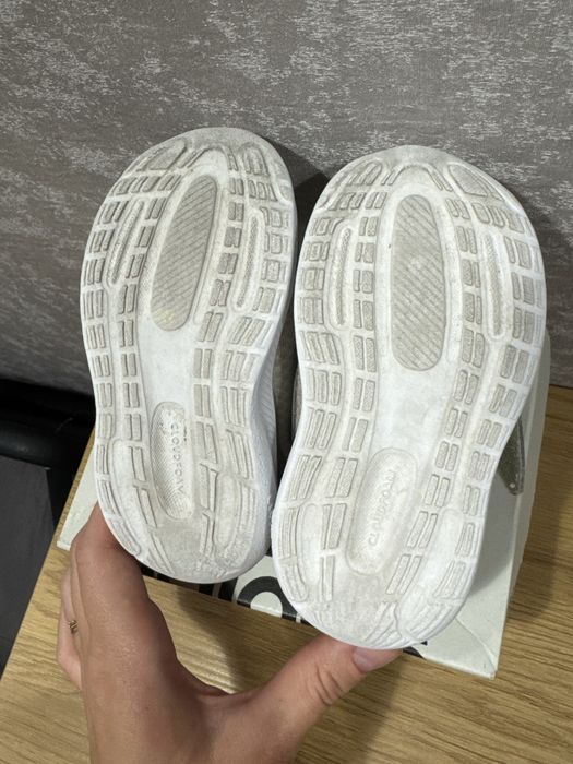 Дитячі кросівки adidas. Розмір 22 ( 13см устілка )