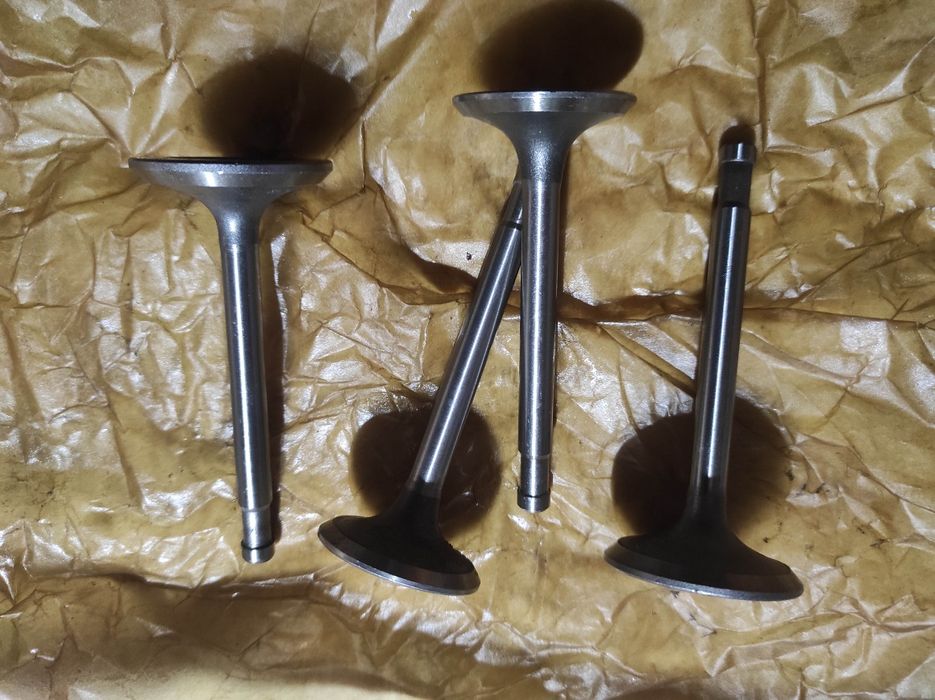 Komplet cylindry + tłoki wypukłe + pierścienie Ural benzyna E95