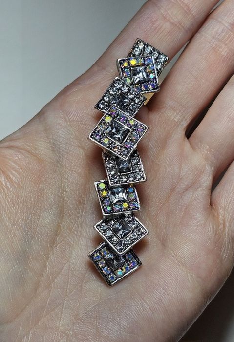 Broszka z Cyrkoniami