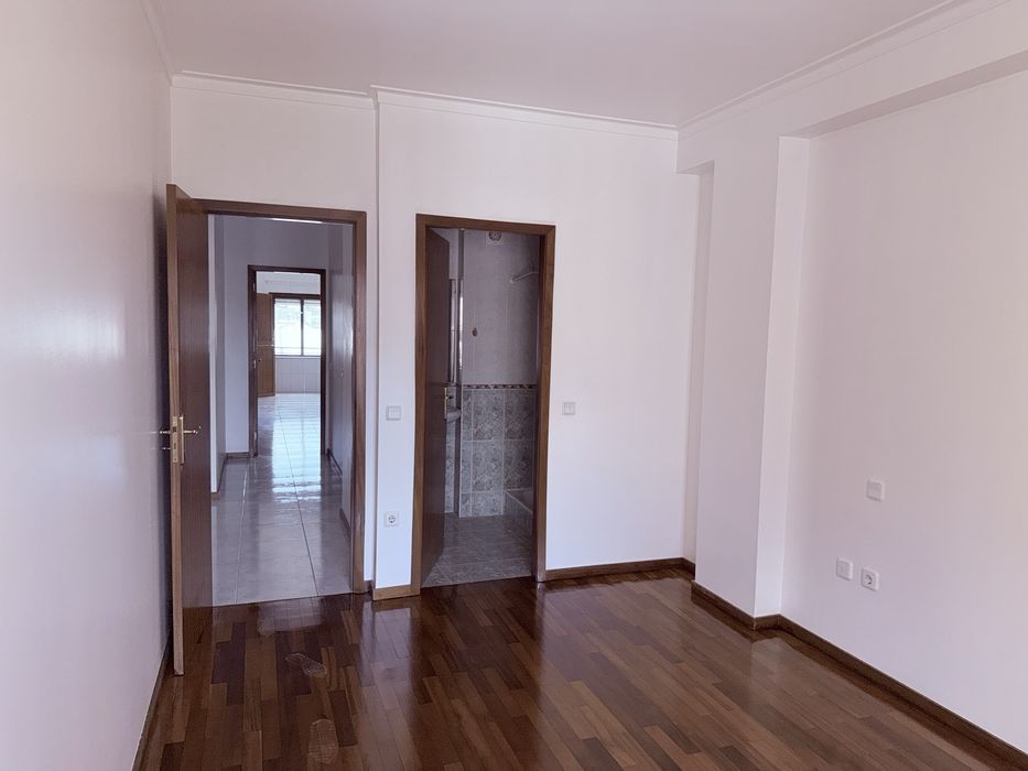 T2 com Garagem em São Victor – Conforto, Funcionalidade e Excelente Localização em Braga