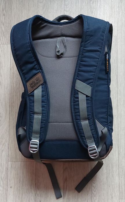 Рюкзак б/у Jack Wolfskin ROYAL OAK 18L (Germany)