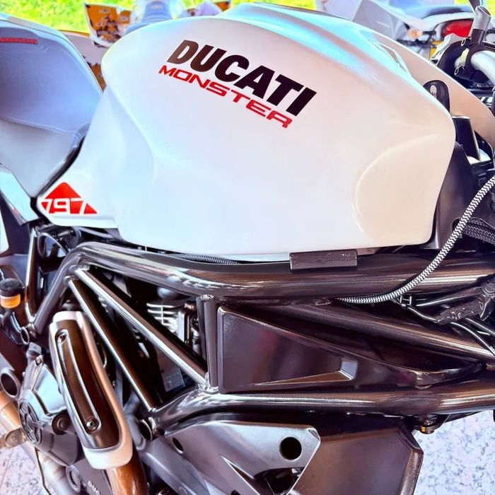 Ducati Monster 797 Plus