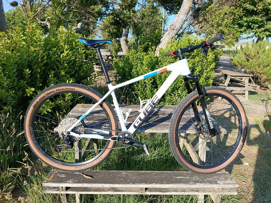 Bicicleta CUBE Reaction C:62 Pro
