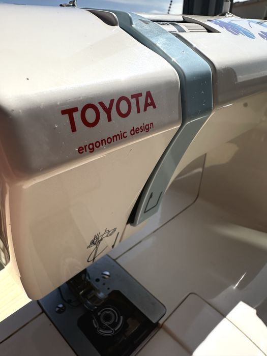 Máquina de Costura Toyota ECO15CB – 15 Pontos – 65W