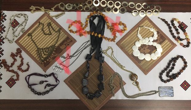 Бусы- бижутерия в хорошем состоянии